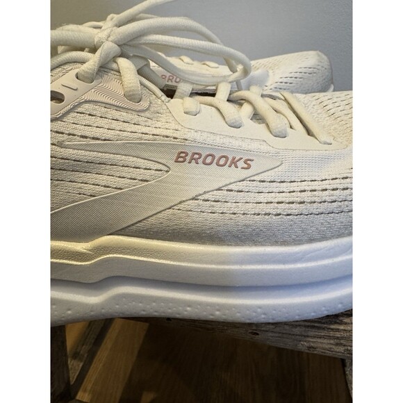 Size 9  Brooks Ghost Max 2 Wide Coconut Milk Zephyr W Running Near Mint - Picture 11 of 16
